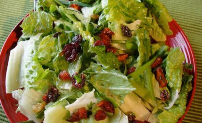 Crunchy greens with dried fruit